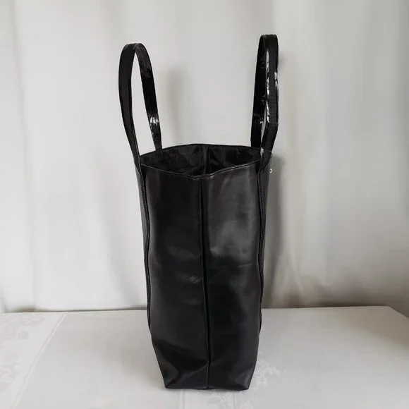 Designer Parfums GIVENCHY Black patent leather tote bag - Picture 5 of 11